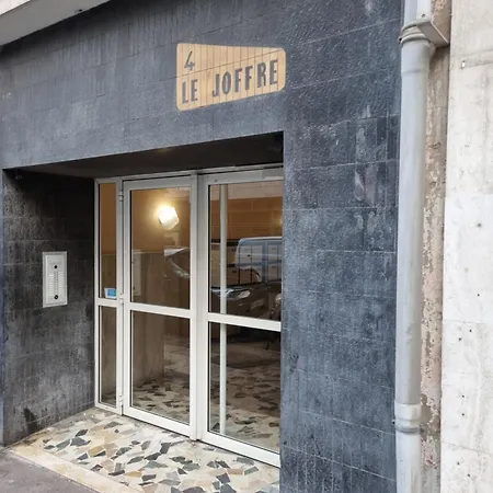 Le Joffre Apartment *